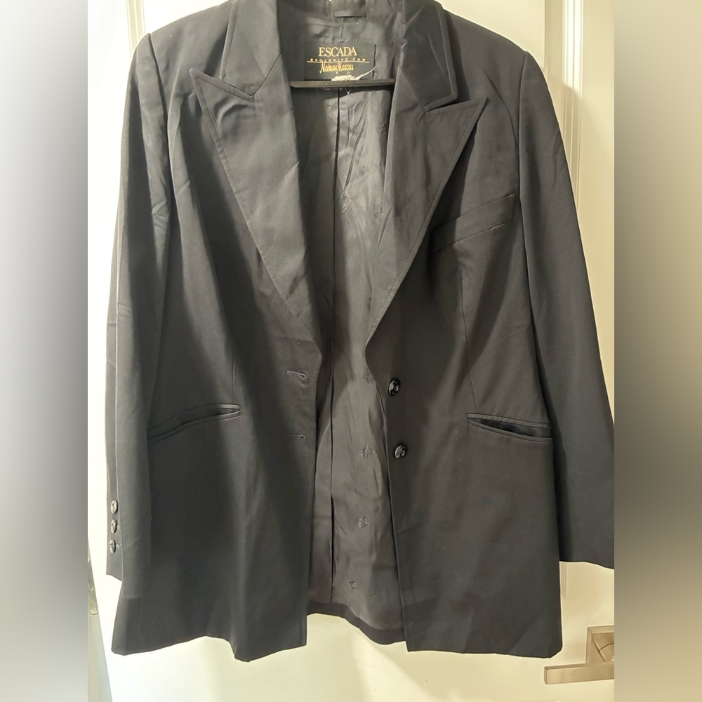 Classic Black women’s escada vintage Blazer
